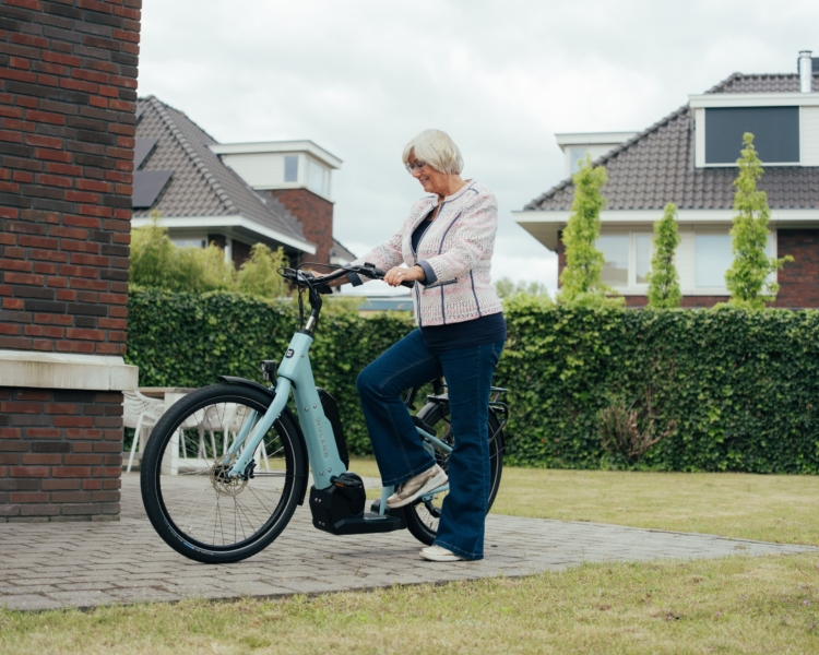 Nijland-Suelo-2026-1-750x600 Lage instap fiets elektrische Suelo 2026 model Extra lage instap fiets